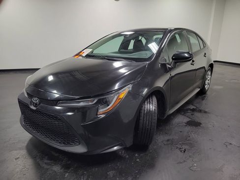 Used 2022 Toyota Corolla LE image 4