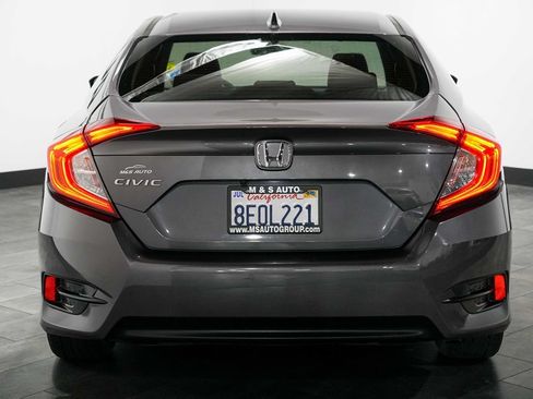 Used 2018 Honda Civic EX image 5