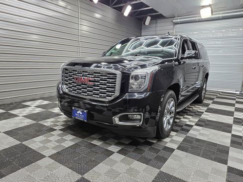Used 2018 GMC Yukon XL Denali AWD/4WD image 3
