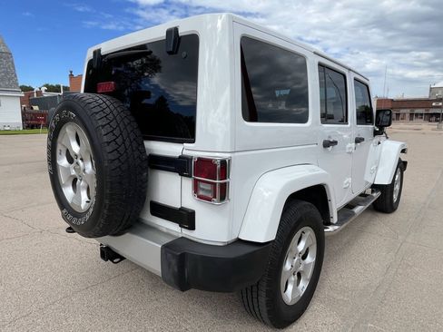 Used 2011 Jeep Wrangler Unlimited Sahara w/ Dual Top Group AWD/4WD image 7