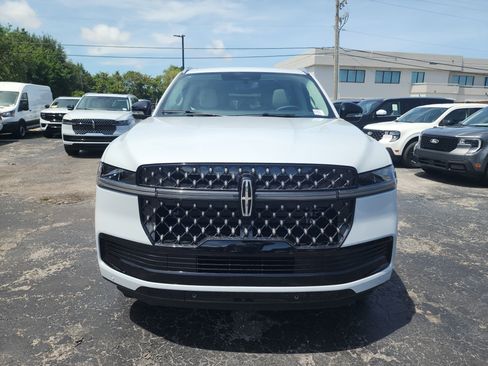 New 2026 Lincoln Navigator L Black Label AWD/4WD image 8