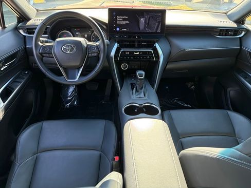 Used 2024 Toyota Venza Nightshade image 14