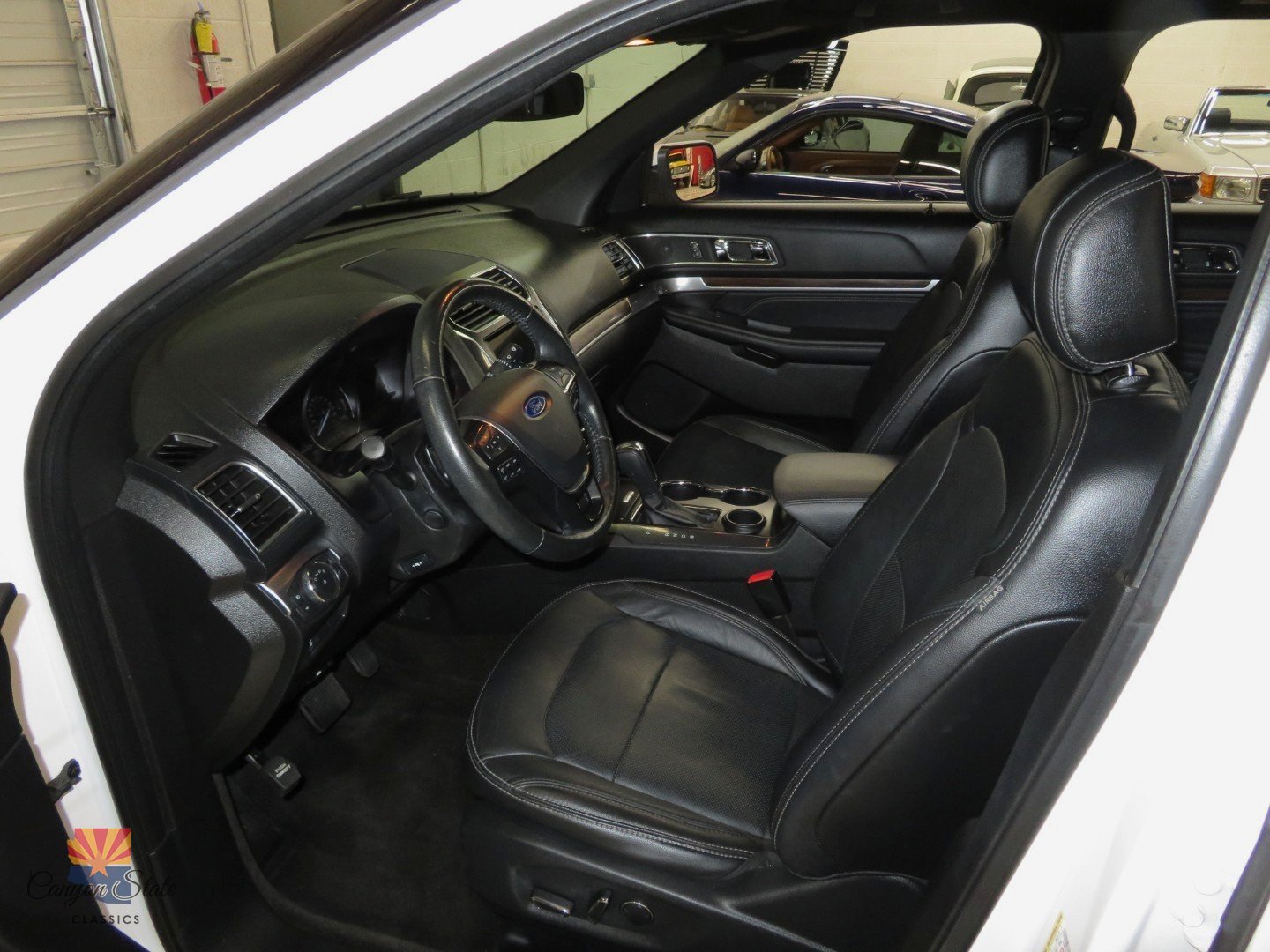 Used 2017 Ford Explorer Limited FWD image 3