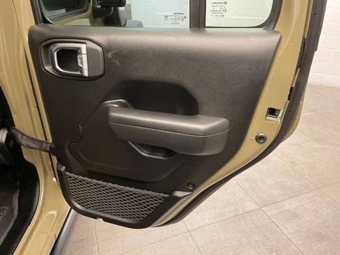 Certified 2025 Jeep Wrangler Unlimited Rubicon w/ Convenience Group AWD/4WD image 30
