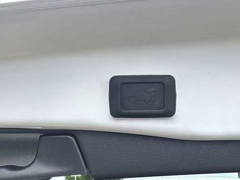 Certified 2025 Toyota RAV4 XLE w/ Convenience Package FWD image 31