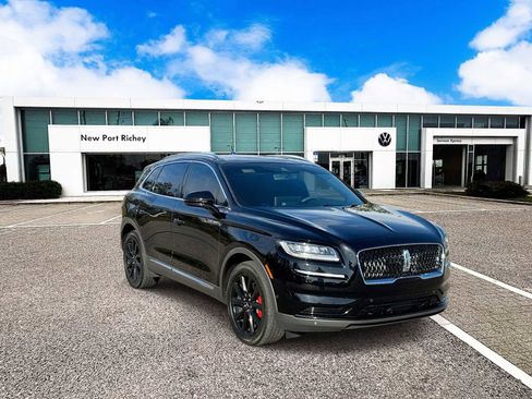 Used 2022 Lincoln Nautilus Reserve w/ Equipment Group 201A image 2