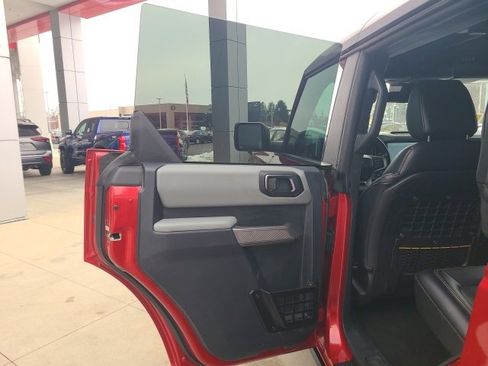 Used 2021 Ford Bronco Badlands image 14