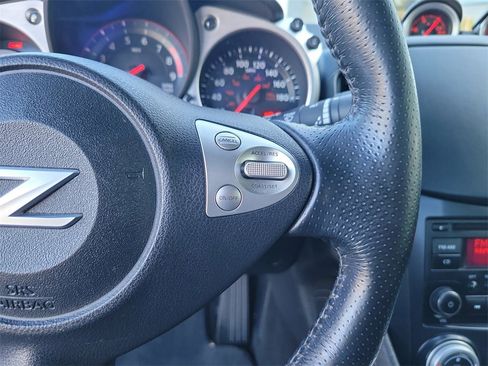Certified 2020 Nissan 370Z Coupe image 18