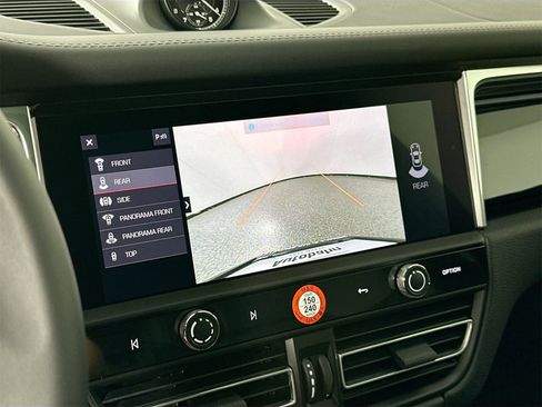 Certified 2025 Porsche Macan image 19