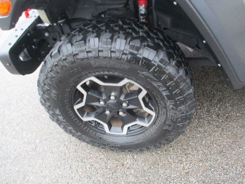 Used 2022 Jeep Gladiator Rubicon w/ LED Lighting Group image 23