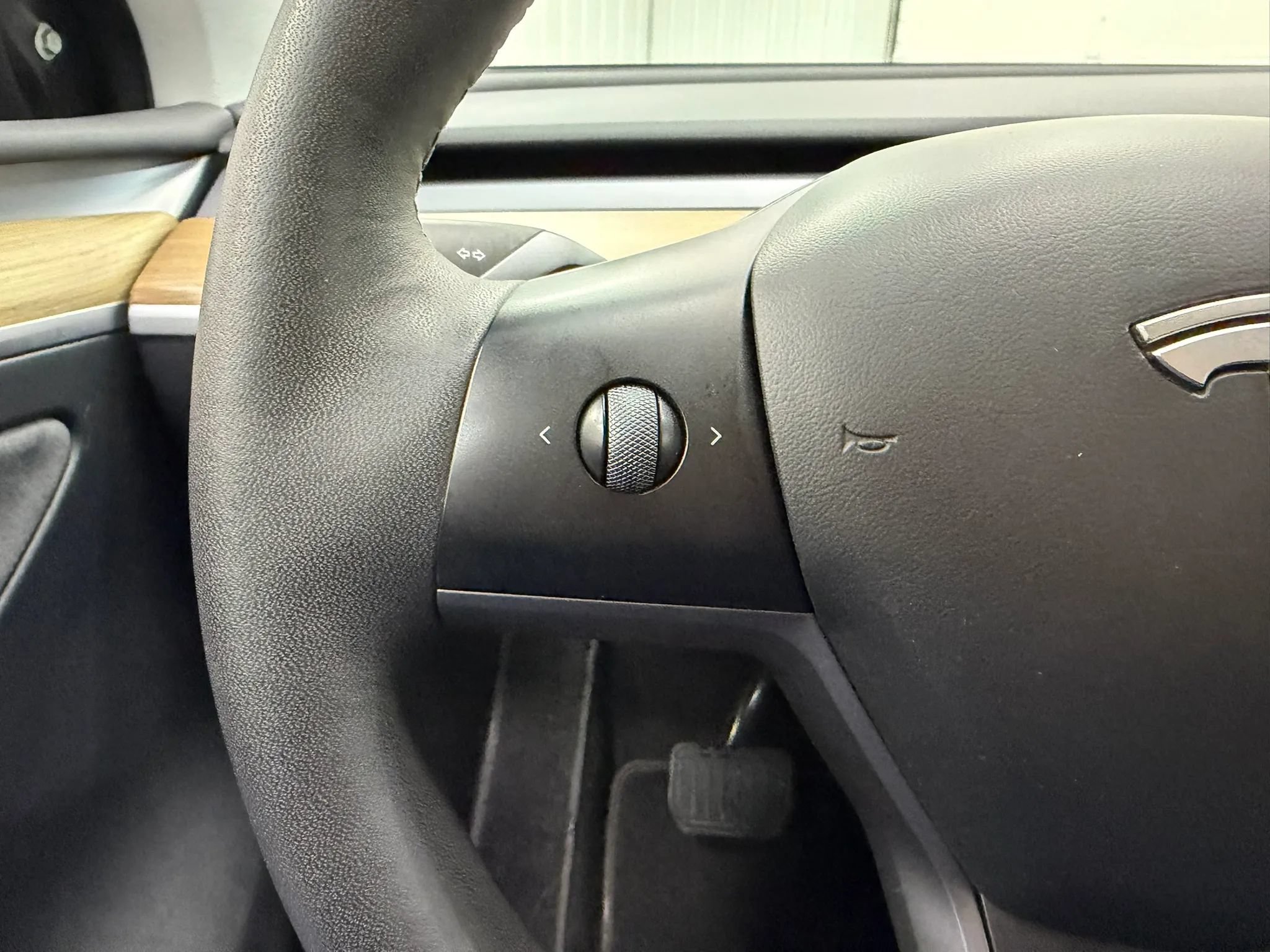 Used 2023 Tesla Model Y Long Range AWD/4WD image 28