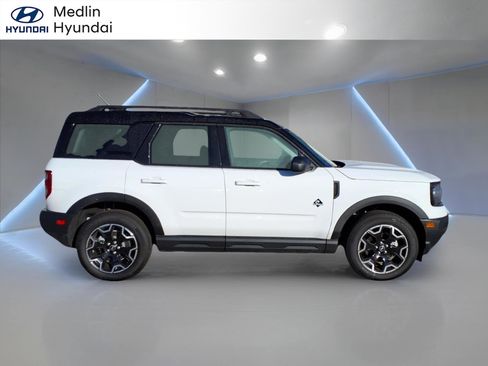 Used 2025 Ford Bronco Sport Outer Banks image 2