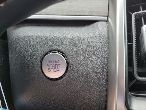Used 2022 Kia Sorento EX w/ Panoramic Sunroof Package FWD image 11