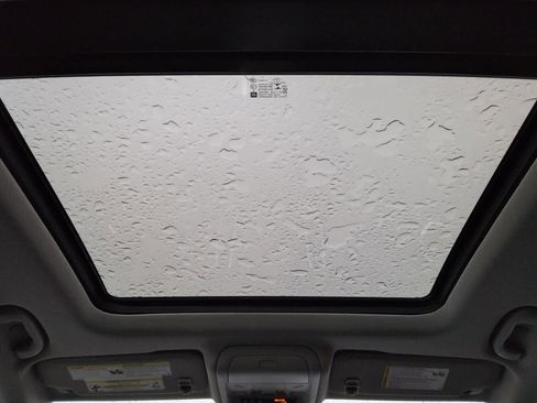 Used 2022 Chevrolet Equinox LT image 23