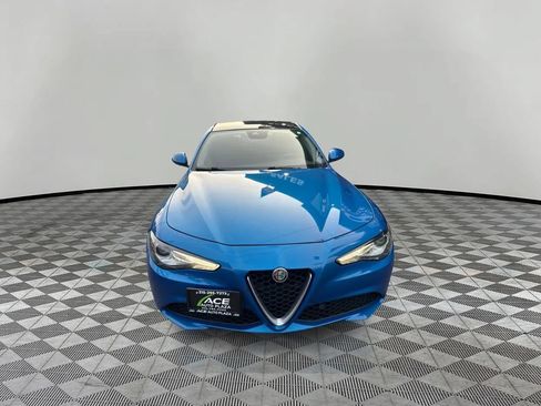 Used 2019 Alfa Romeo Giulia Ti AWD/4WD image 3