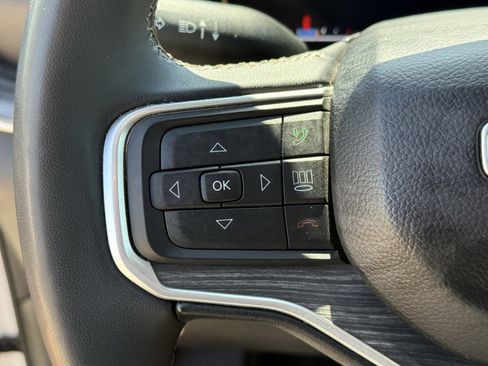 Used 2024 Jeep Wagoneer Series II w/ Flexible Seating Group image 16