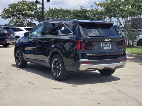 New 2026 Kia Sorento S FWD image 3