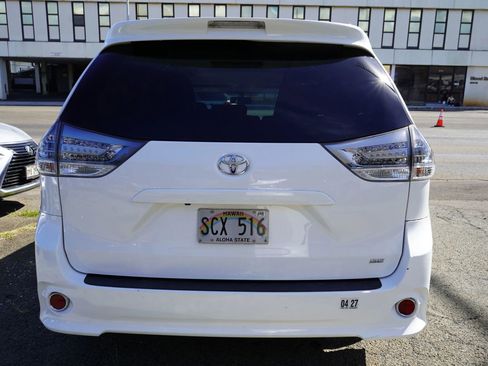Used 2014 Toyota Sienna SE FWD image 25
