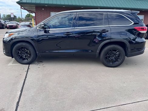Used 2017 Toyota Highlander XLE FWD image 10