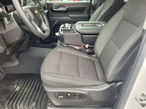 Used 2025 Chevrolet Silverado 1500 LT AWD/4WD image 17