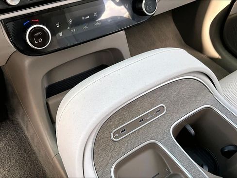 Certified 2026 Hyundai Palisade Limited FWD image 31