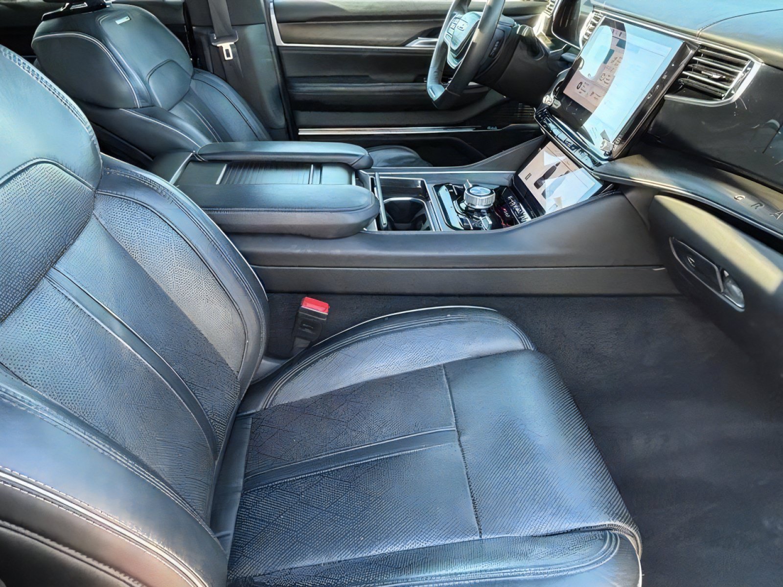 Used 2024 Jeep Grand Wagoneer L Series II w/ Quick Order Packagew 28T AWD/4WD image 33
