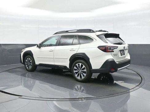 Used 2025 Subaru Outback Limited AWD/4WD image 5