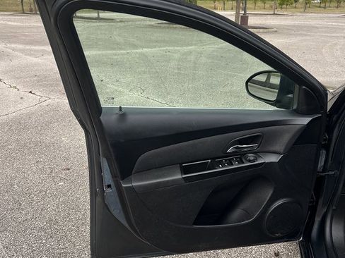 Used 2013 Chevrolet Cruze LT image 14