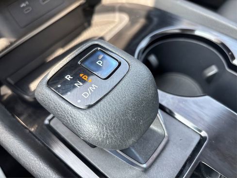 Used 2022 Nissan Rogue SV w/ SV Premium Package image 9