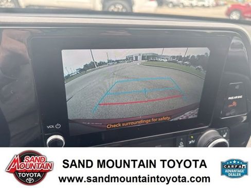 Used 2023 Toyota Highlander XLE FWD image 26