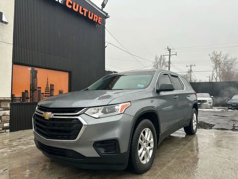 Used 2020 Chevrolet Traverse LS image 1