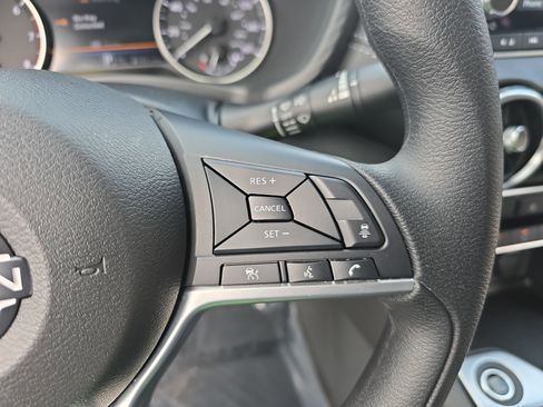 Used 2025 Nissan Sentra SV image 18