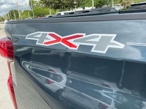 Used 2020 Chevrolet Silverado 1500 LTZ w/ LTZ Premium Package AWD/4WD image 17