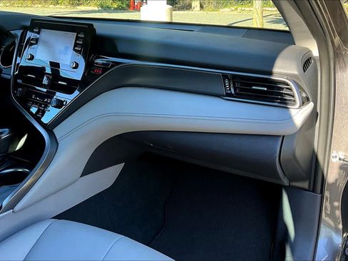 Used 2023 Toyota Camry SE image 17