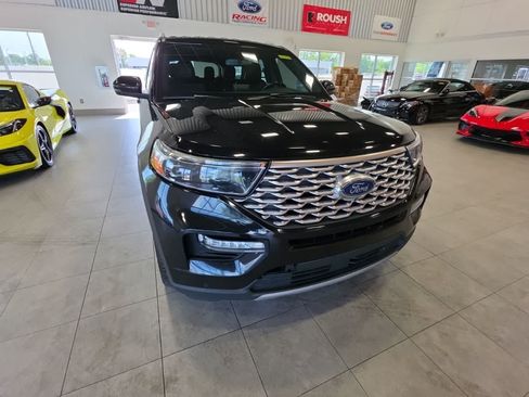 Used 2022 Ford Explorer Platinum w/ Equipment Group 601A AWD/4WD image 4