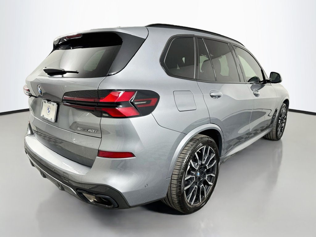 Certified 2025 BMW X5 sDrive40i w/ M Sport Package RWD image 5