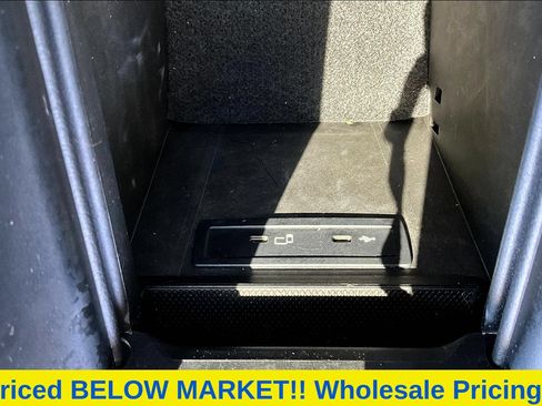 Used 2021 Mercedes-Benz GLC 300 w/ Premium Package image 19