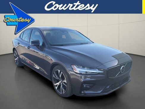 Used 2024 Volvo S60 B5 Core FWD image 1