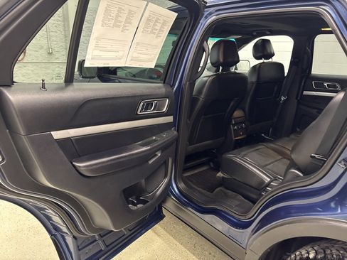 Used 2017 Ford Explorer XLT w/ Equipment Group 202A image 28