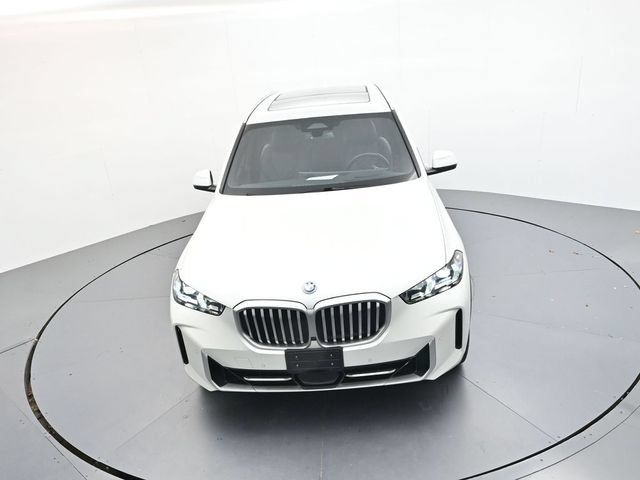 Used 2025 BMW X5 xDrive50e AWD/4WD image 36