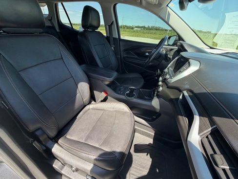 Used 2021 GMC Terrain SLT FWD image 32