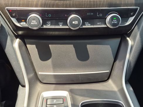 Used 2021 Honda Accord EX image 22