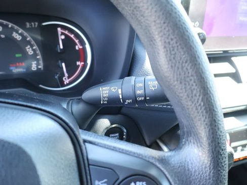 Used 2024 Toyota RAV4 XLE FWD image 33