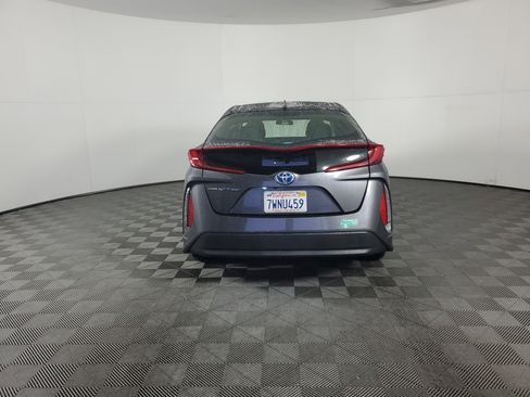 Used 2017 Toyota Prius Prime Advanced image 5