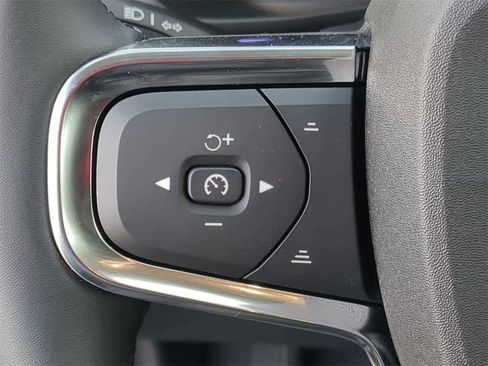 New 2026 Volvo XC40 B5 Plus w/ Protection Package Premier image 22