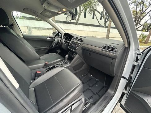 Used 2019 Volkswagen Tiguan SE AWD/4WD image 29