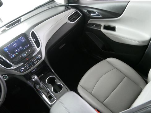 Used 2019 Chevrolet Equinox Premier image 11