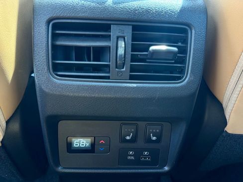 Used 2021 Nissan Rogue Platinum AWD/4WD image 28