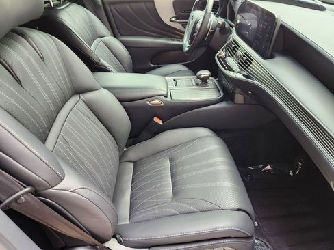 Used 2022 Lexus LS 500 AWD w/ Executive Package image 14