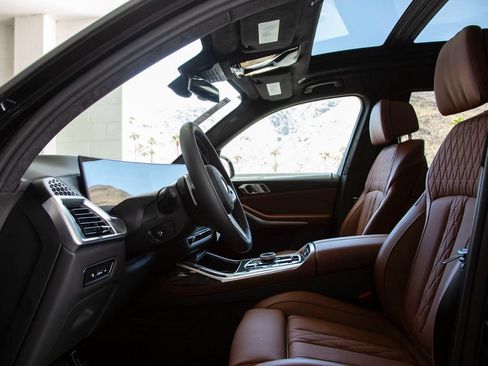 Used 2026 BMW X7 M60i AWD/4WD image 15